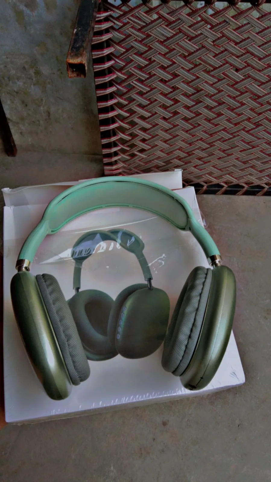 White Bluetooth 5.0 Wireless Headphones | 400mAh Battery, Deep Bass & Long Battery Life