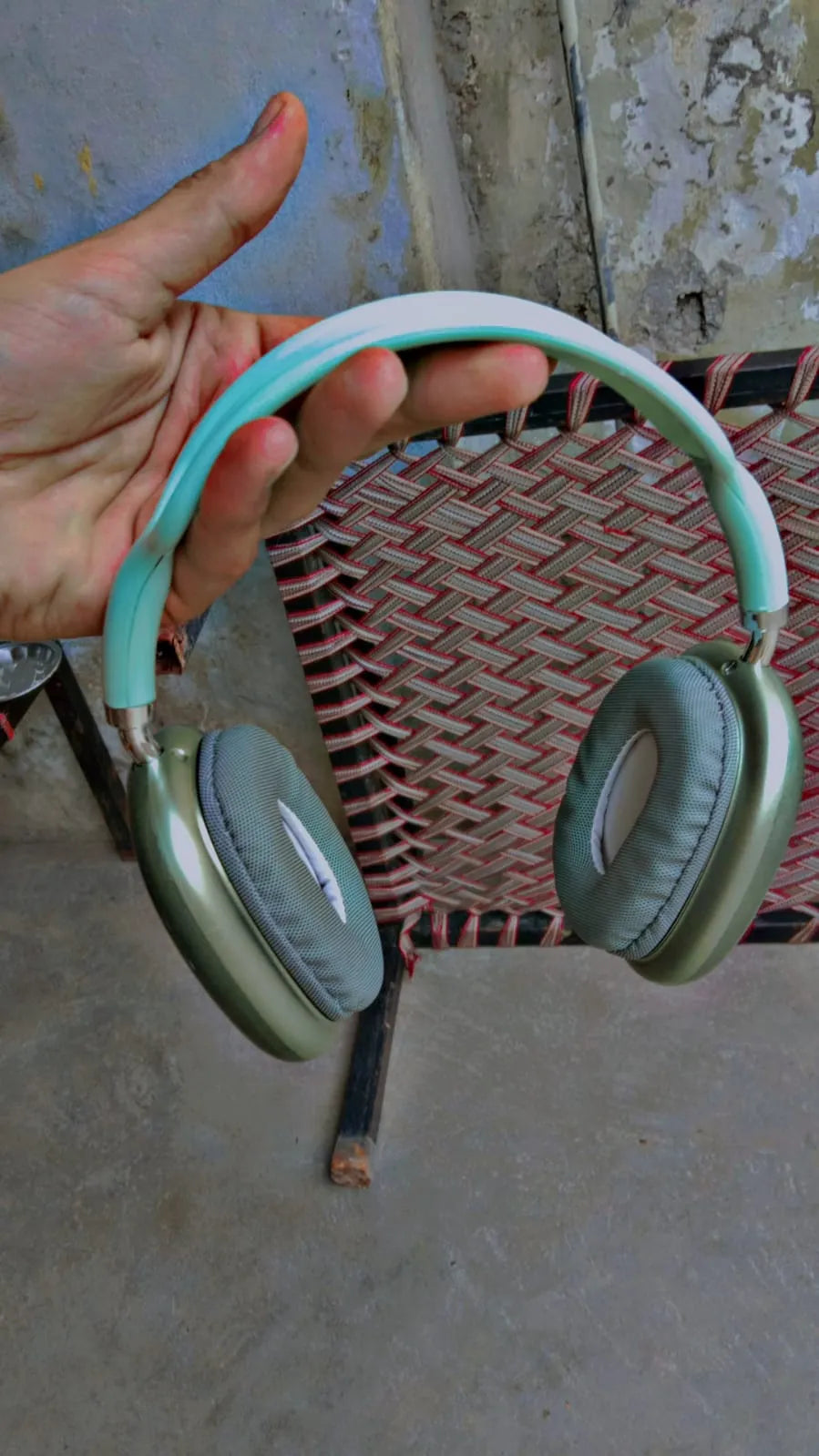 White Bluetooth 5.0 Wireless Headphones | 400mAh Battery, Deep Bass & Long Battery Life